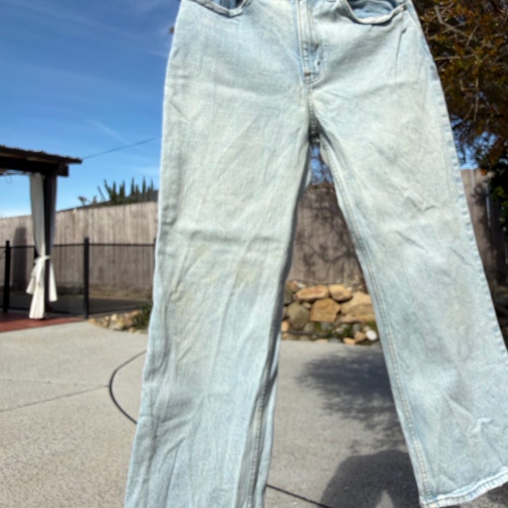 Abercrombie & Fitch Light Wash Flare Jeans - Picture 1 of 8